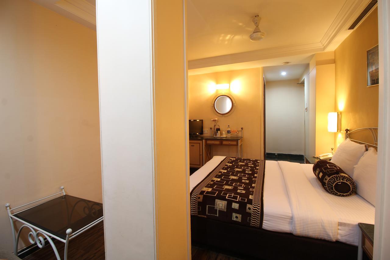 Hotel Gurukripa Daman Exteriér fotografie