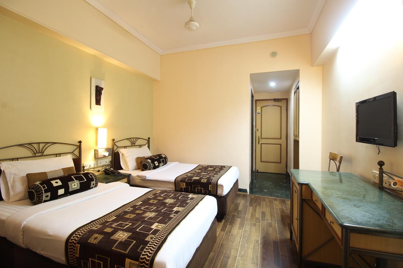 Hotel Gurukripa Daman Exteriér fotografie
