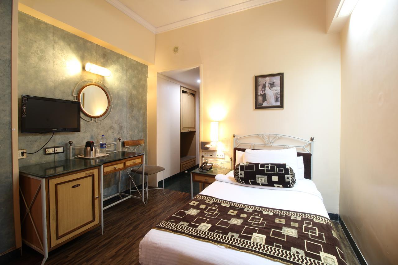 Hotel Gurukripa Daman Exteriér fotografie