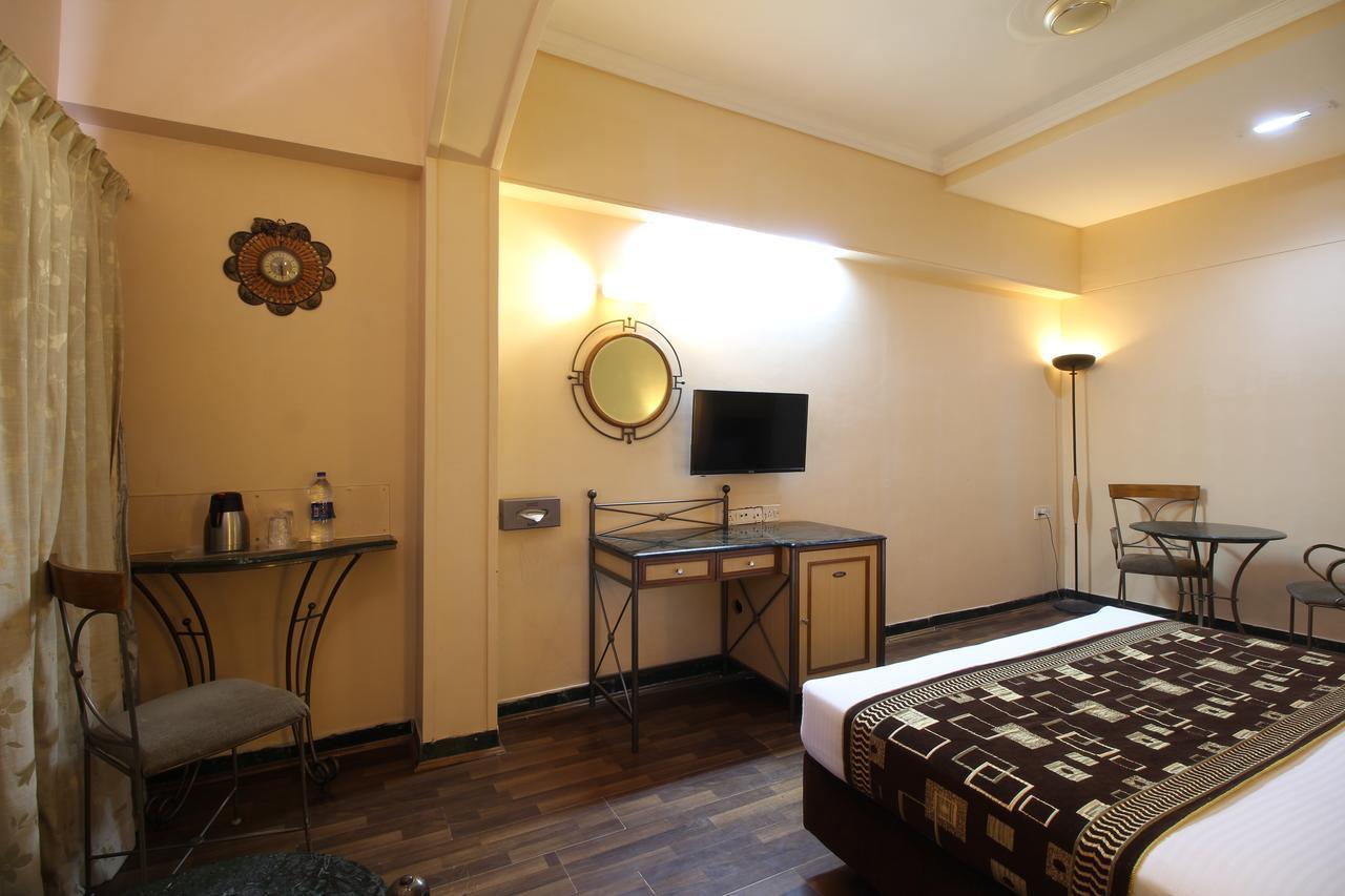 Hotel Gurukripa Daman Exteriér fotografie