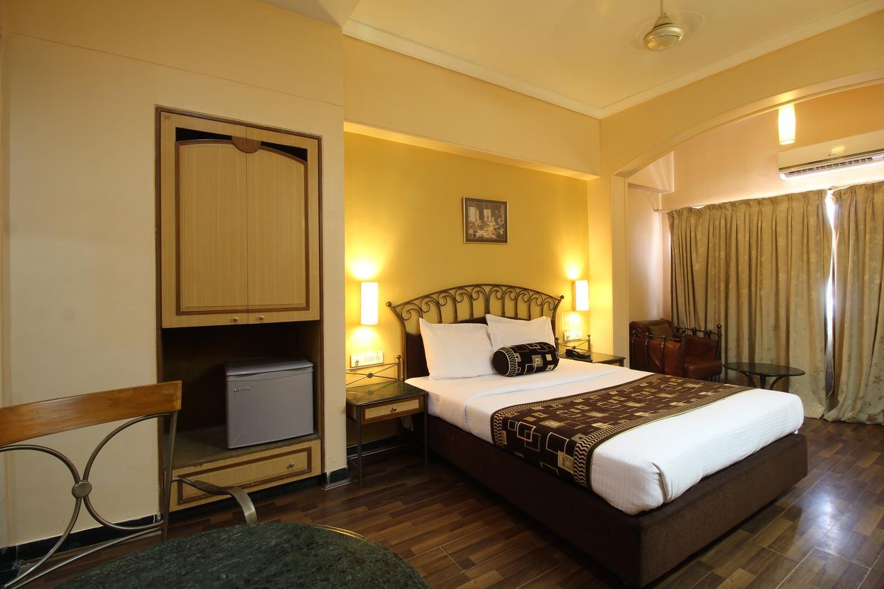Hotel Gurukripa Daman Exteriér fotografie