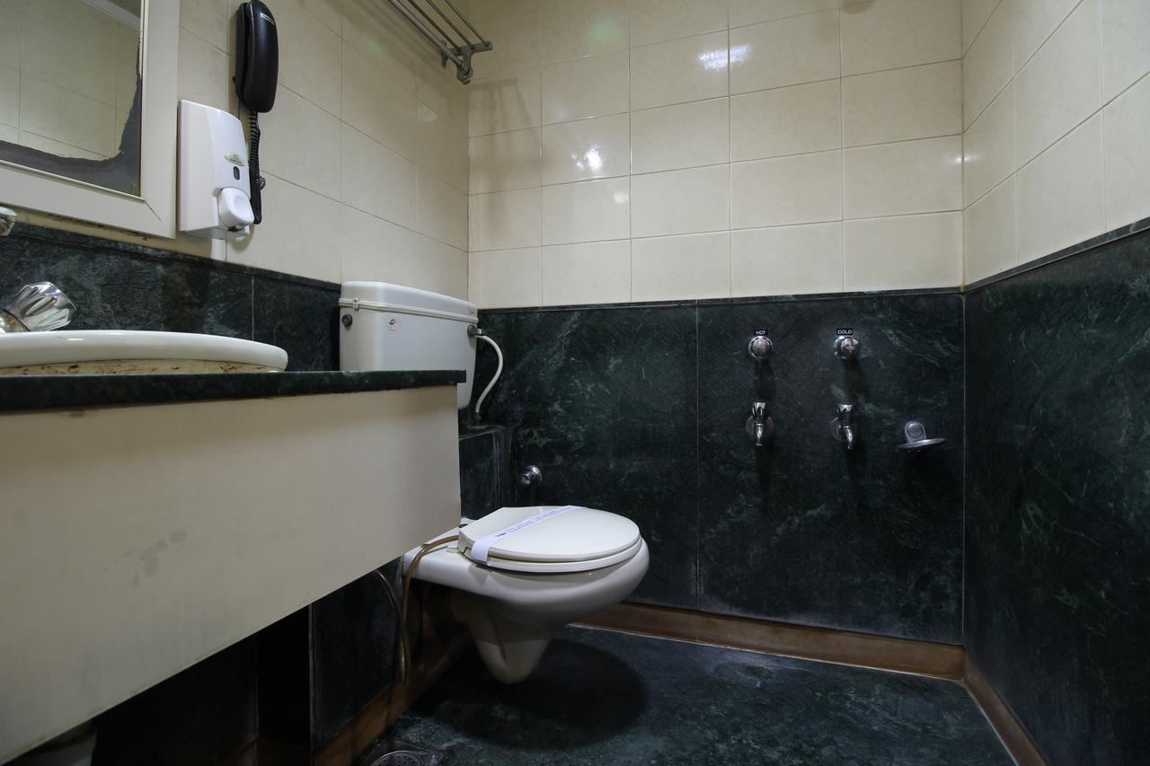 Hotel Gurukripa Daman Exteriér fotografie