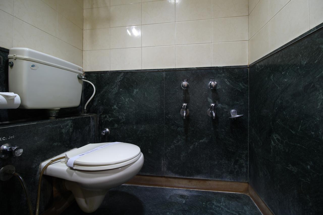Hotel Gurukripa Daman Exteriér fotografie